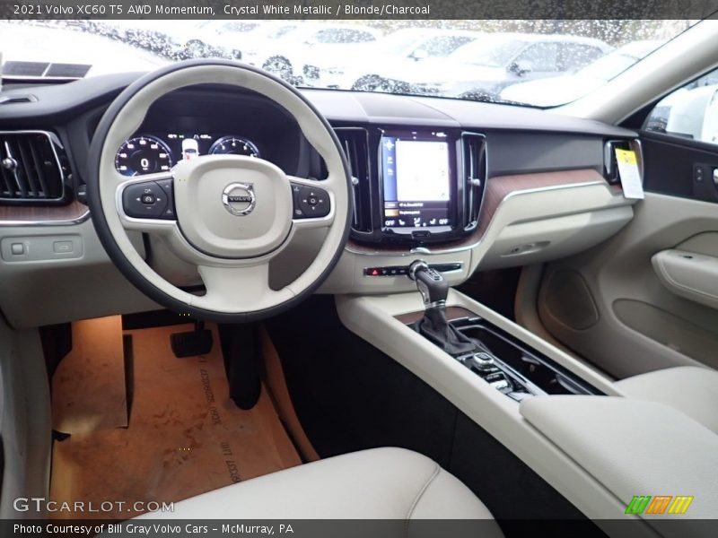  2021 XC60 T5 AWD Momentum Blonde/Charcoal Interior