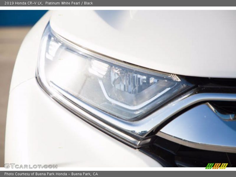 Platinum White Pearl / Black 2019 Honda CR-V LX