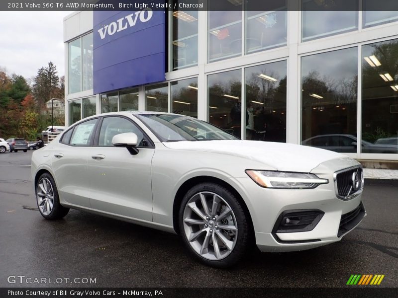 Front 3/4 View of 2021 S60 T6 AWD Momentum