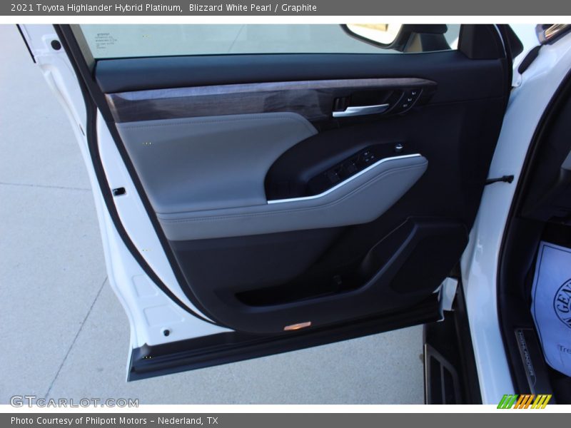 Blizzard White Pearl / Graphite 2021 Toyota Highlander Hybrid Platinum