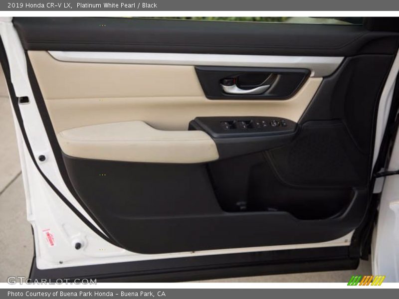 Platinum White Pearl / Black 2019 Honda CR-V LX