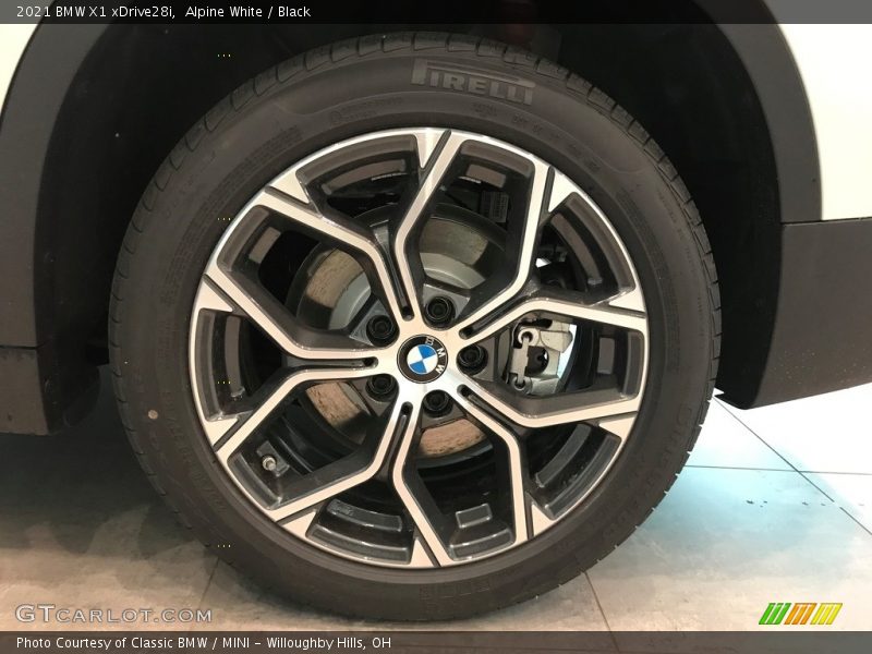  2021 X1 xDrive28i Wheel