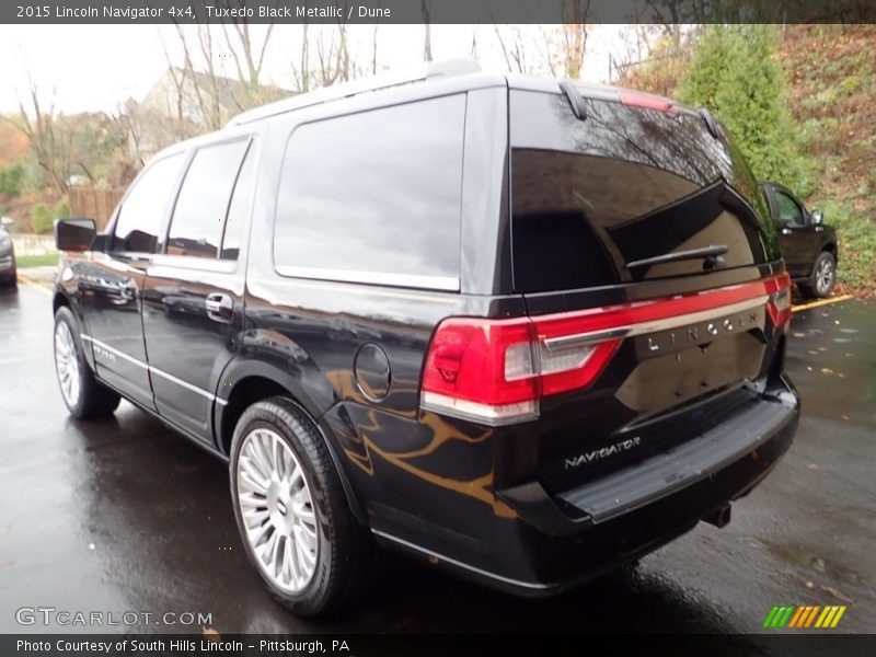 Tuxedo Black Metallic / Dune 2015 Lincoln Navigator 4x4