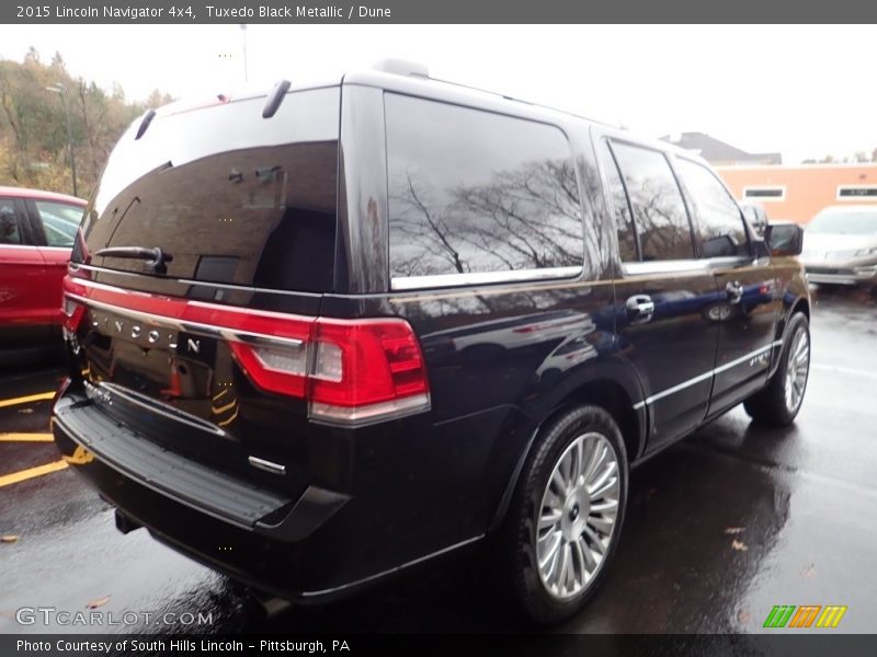 Tuxedo Black Metallic / Dune 2015 Lincoln Navigator 4x4