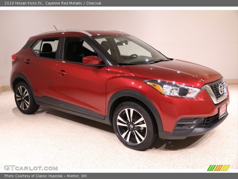 Cayenne Red Metallic / Charcoal 2019 Nissan Kicks SV