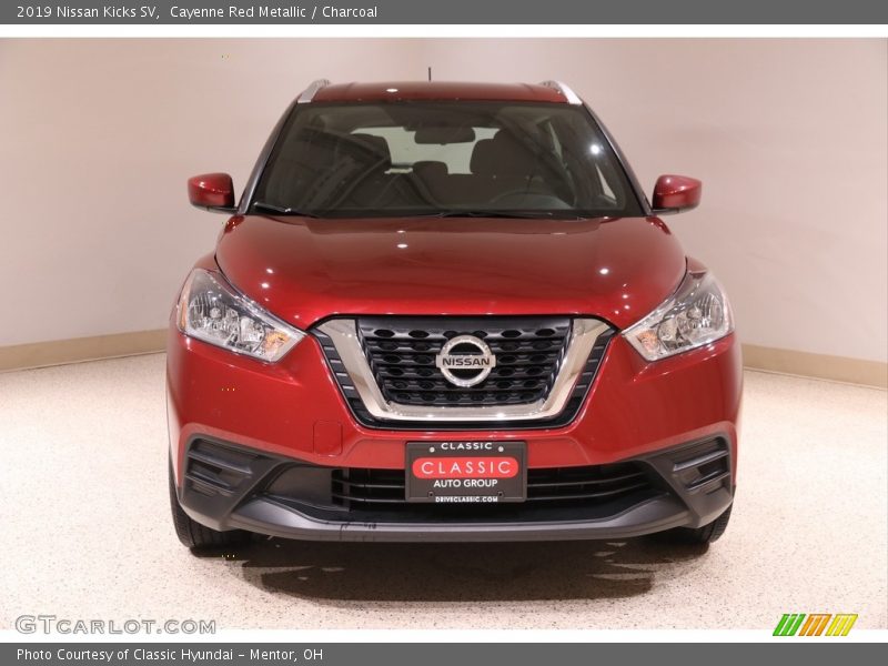 Cayenne Red Metallic / Charcoal 2019 Nissan Kicks SV