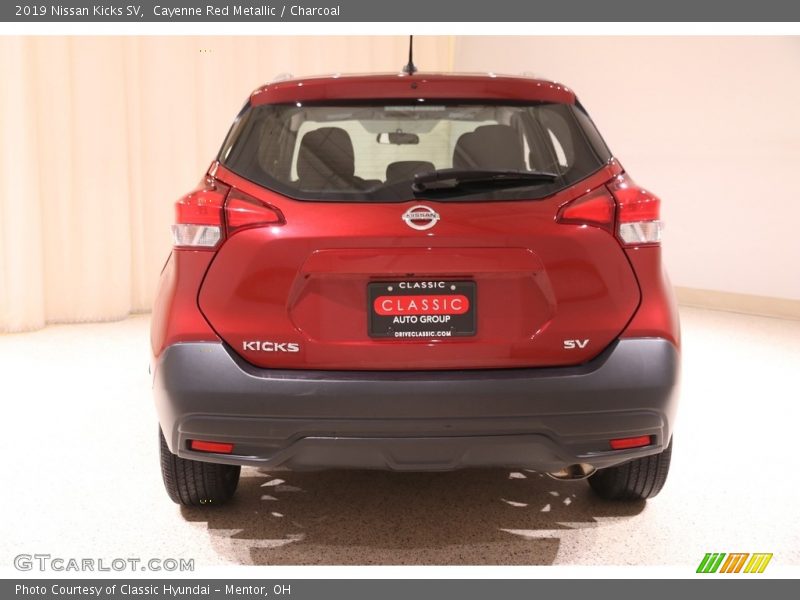 Cayenne Red Metallic / Charcoal 2019 Nissan Kicks SV
