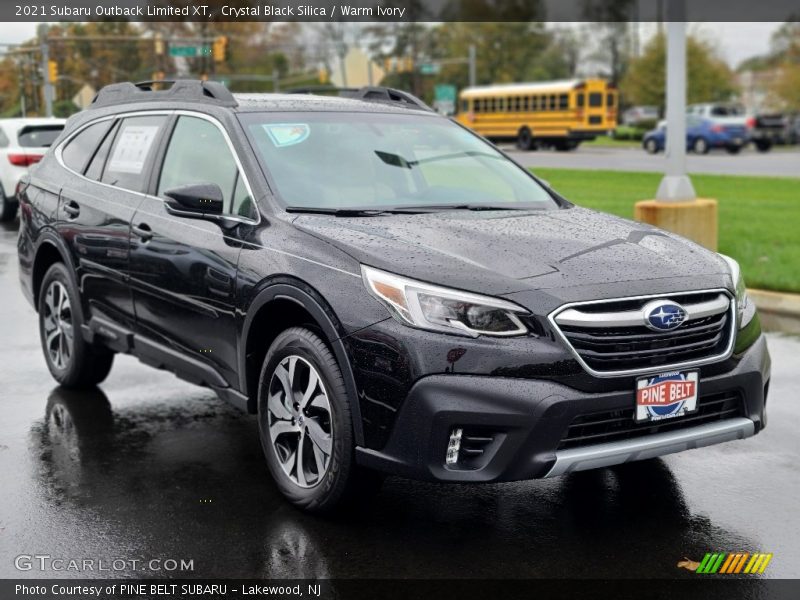 Front 3/4 View of 2021 Outback Limited XT