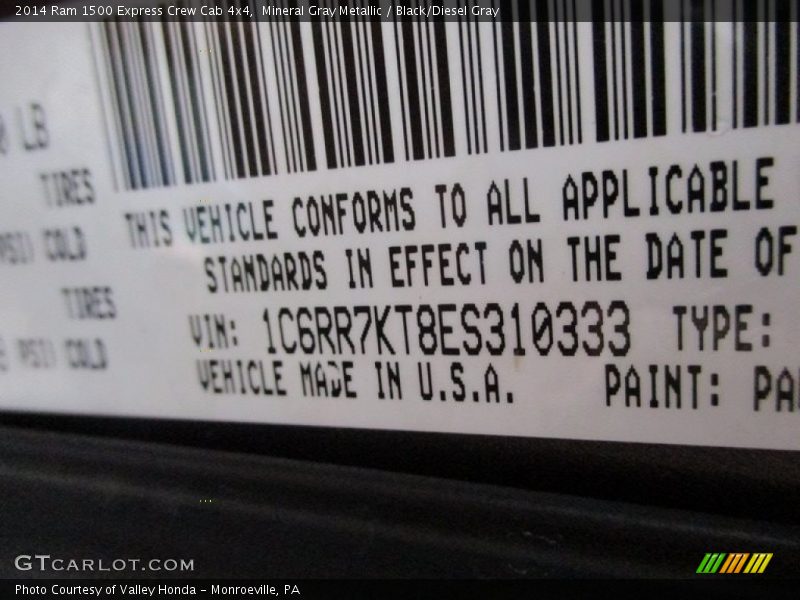 Mineral Gray Metallic / Black/Diesel Gray 2014 Ram 1500 Express Crew Cab 4x4