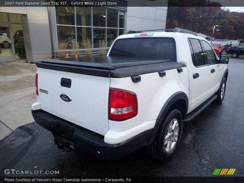 Oxford White / Light Stone 2007 Ford Explorer Sport Trac XLT