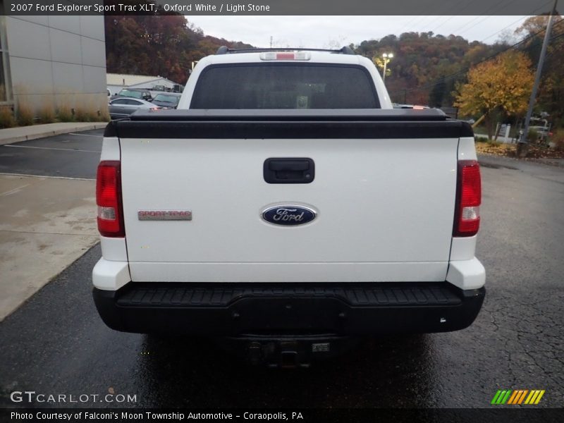 Oxford White / Light Stone 2007 Ford Explorer Sport Trac XLT