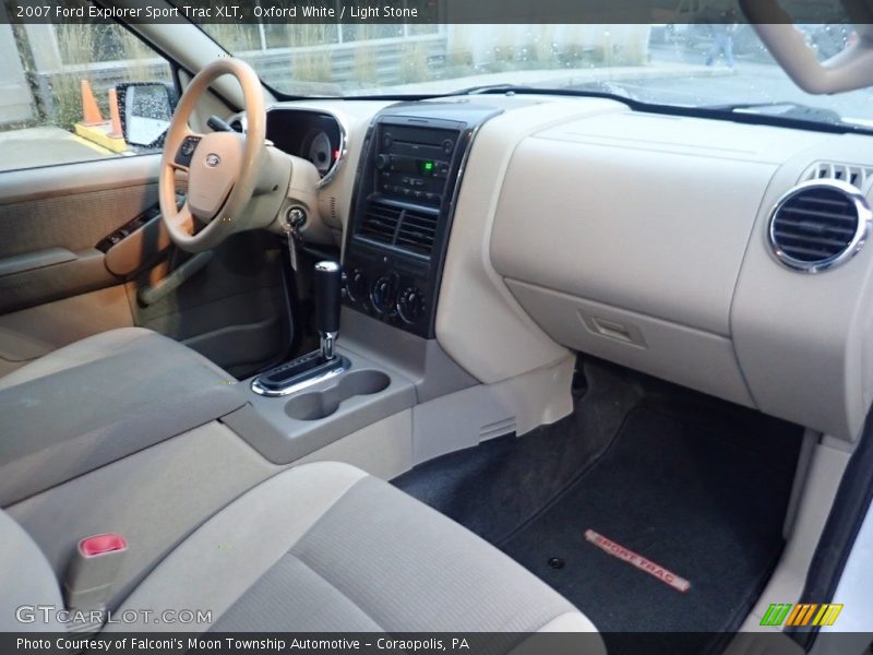 Oxford White / Light Stone 2007 Ford Explorer Sport Trac XLT