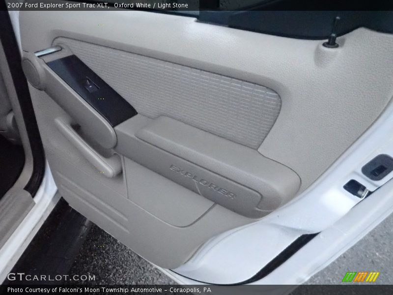 Oxford White / Light Stone 2007 Ford Explorer Sport Trac XLT