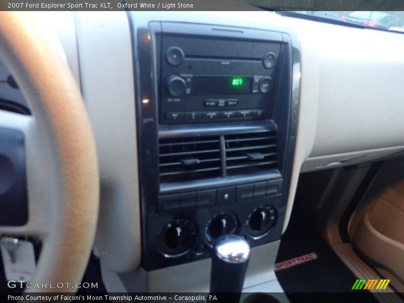 Oxford White / Light Stone 2007 Ford Explorer Sport Trac XLT