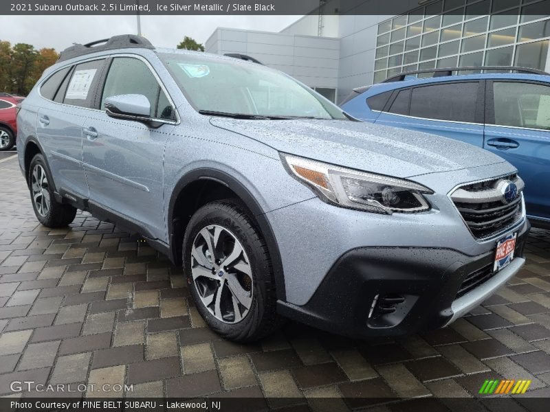 Front 3/4 View of 2021 Outback 2.5i Limited