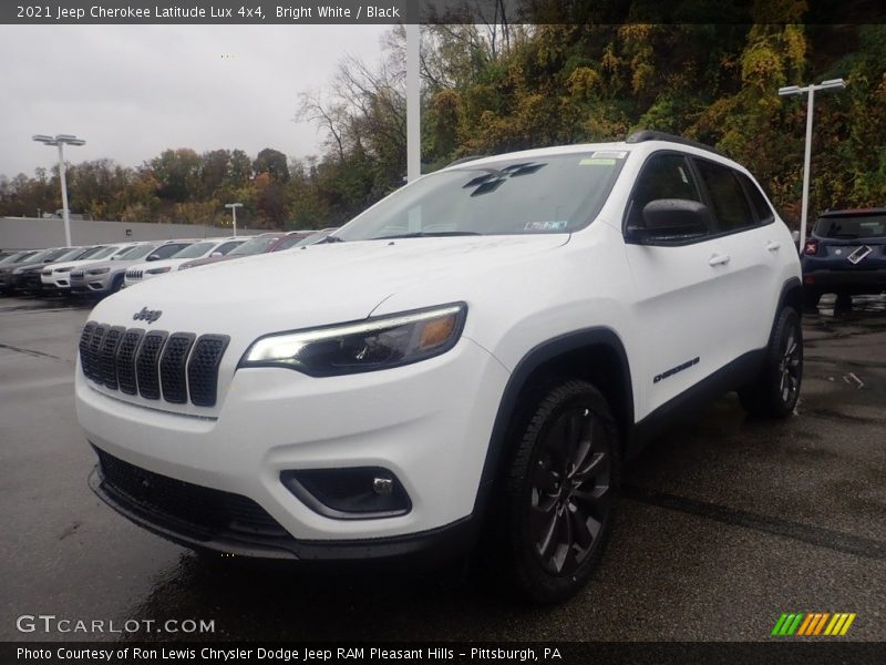 Bright White / Black 2021 Jeep Cherokee Latitude Lux 4x4