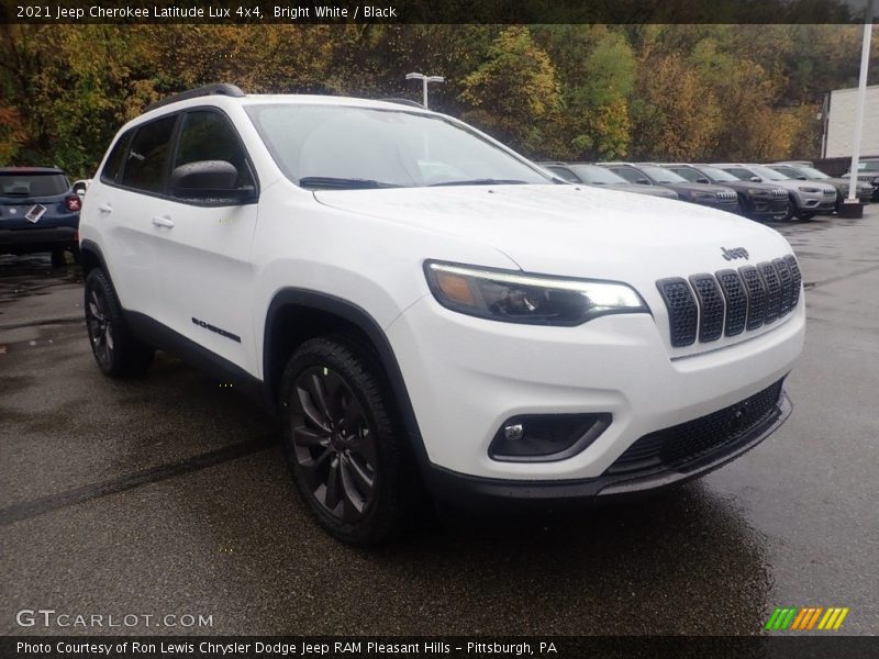Bright White / Black 2021 Jeep Cherokee Latitude Lux 4x4