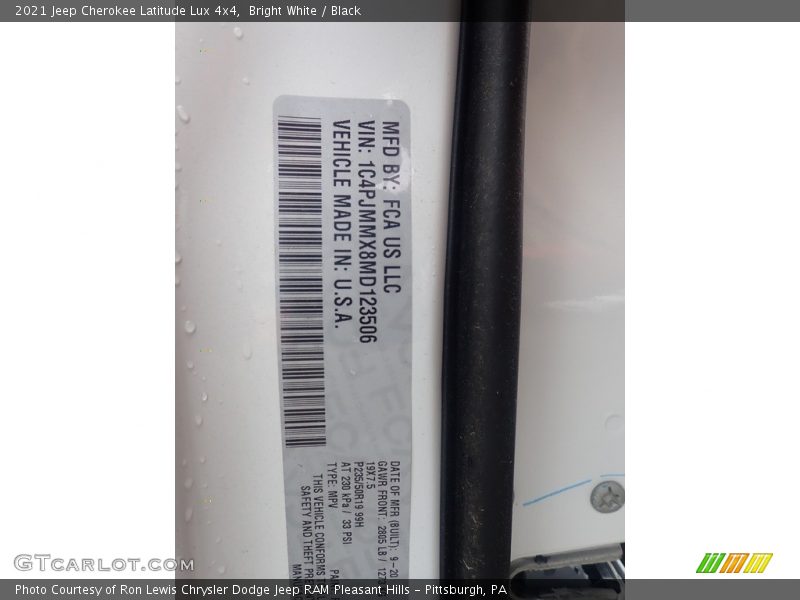 Bright White / Black 2021 Jeep Cherokee Latitude Lux 4x4