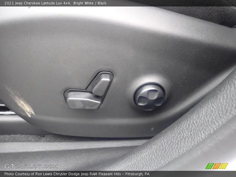 Bright White / Black 2021 Jeep Cherokee Latitude Lux 4x4