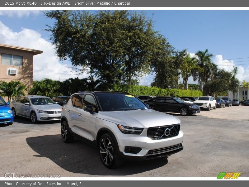 Bright Silver Metallic / Charcoal 2019 Volvo XC40 T5 R-Design AWD