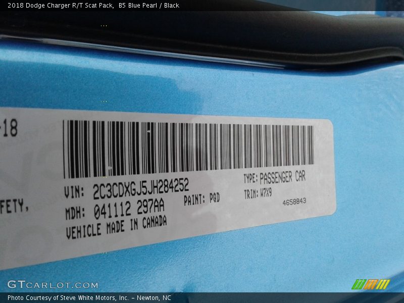 B5 Blue Pearl / Black 2018 Dodge Charger R/T Scat Pack