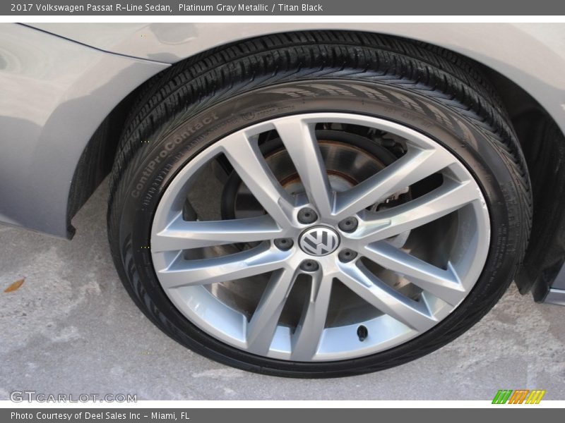 Platinum Gray Metallic / Titan Black 2017 Volkswagen Passat R-Line Sedan