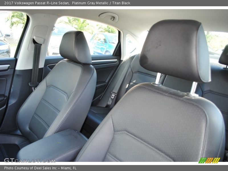 Platinum Gray Metallic / Titan Black 2017 Volkswagen Passat R-Line Sedan