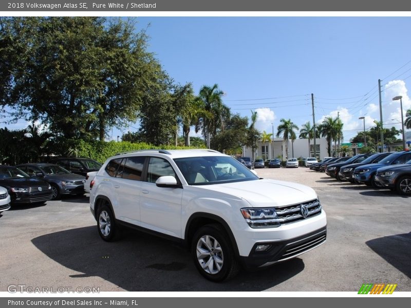 Pure White / Shetland 2018 Volkswagen Atlas SE