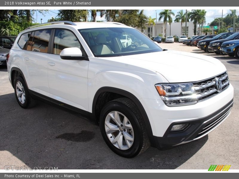 Pure White / Shetland 2018 Volkswagen Atlas SE