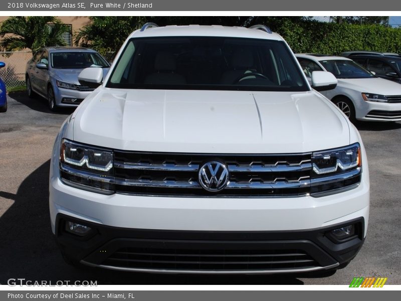 Pure White / Shetland 2018 Volkswagen Atlas SE