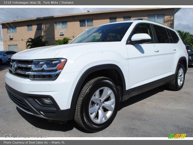 Pure White / Shetland 2018 Volkswagen Atlas SE