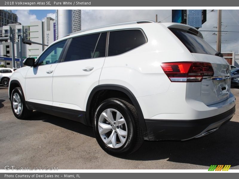 Pure White / Shetland 2018 Volkswagen Atlas SE