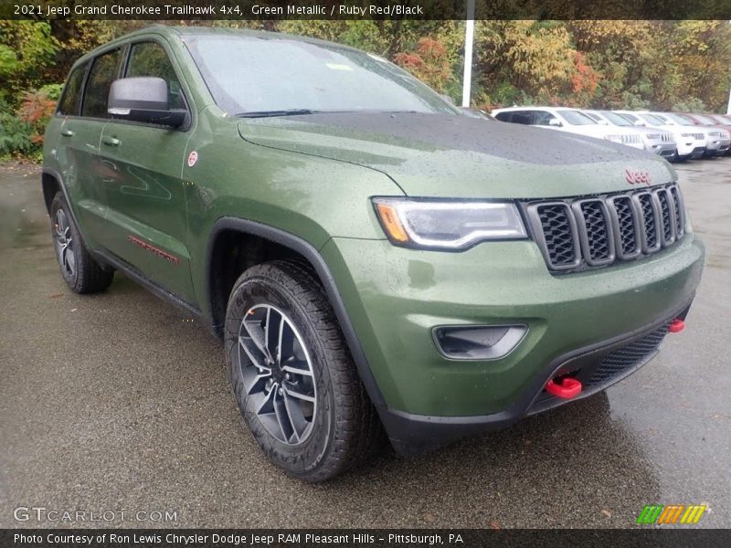 Front 3/4 View of 2021 Grand Cherokee Trailhawk 4x4
