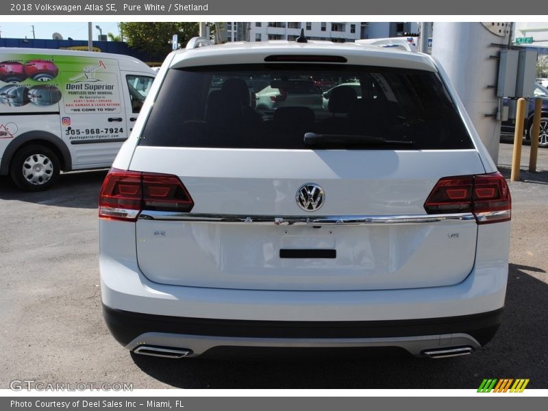 Pure White / Shetland 2018 Volkswagen Atlas SE
