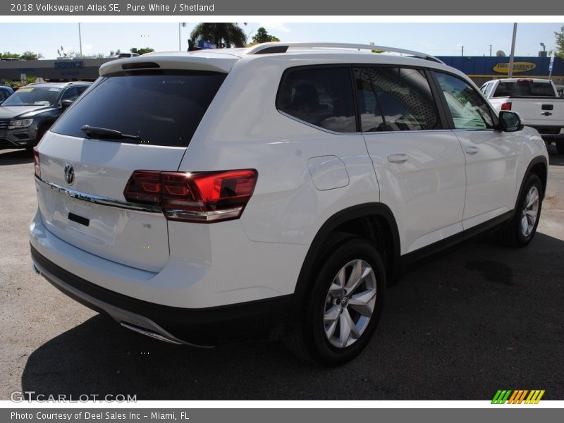 Pure White / Shetland 2018 Volkswagen Atlas SE