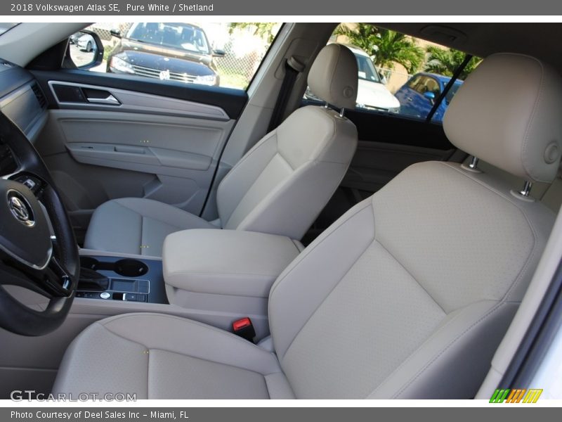 Pure White / Shetland 2018 Volkswagen Atlas SE