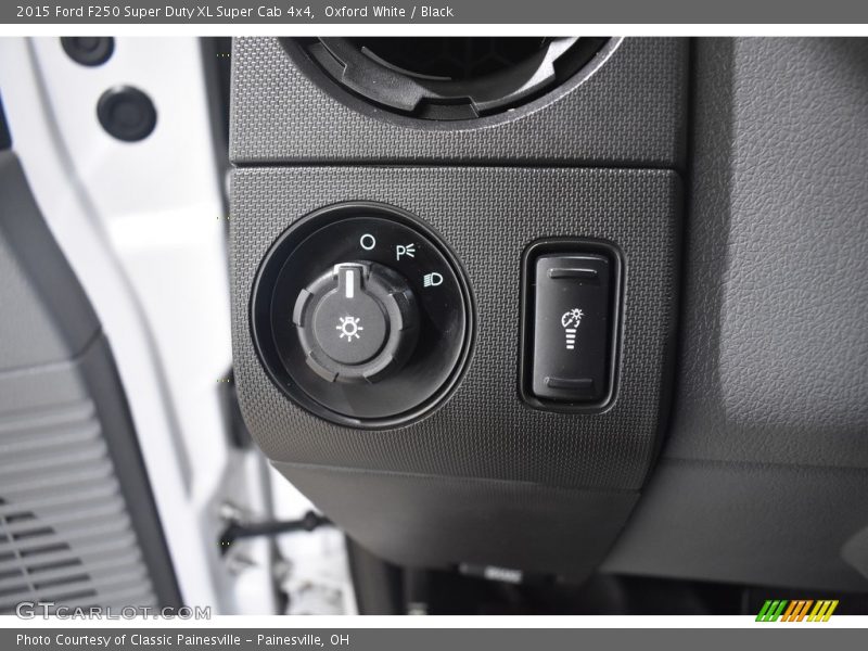 Oxford White / Black 2015 Ford F250 Super Duty XL Super Cab 4x4