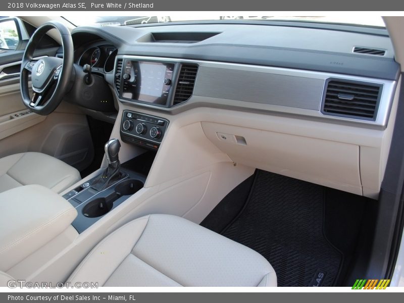 Pure White / Shetland 2018 Volkswagen Atlas SE