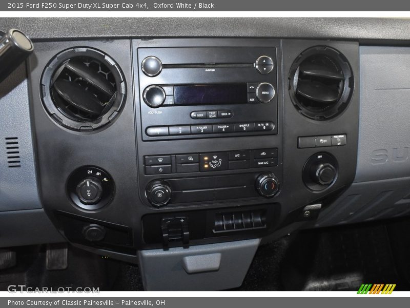 Oxford White / Black 2015 Ford F250 Super Duty XL Super Cab 4x4