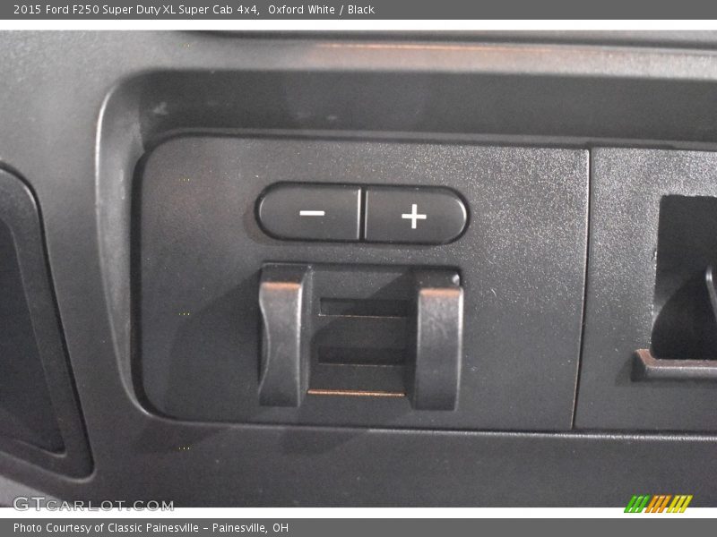 Oxford White / Black 2015 Ford F250 Super Duty XL Super Cab 4x4