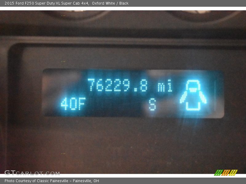 Oxford White / Black 2015 Ford F250 Super Duty XL Super Cab 4x4