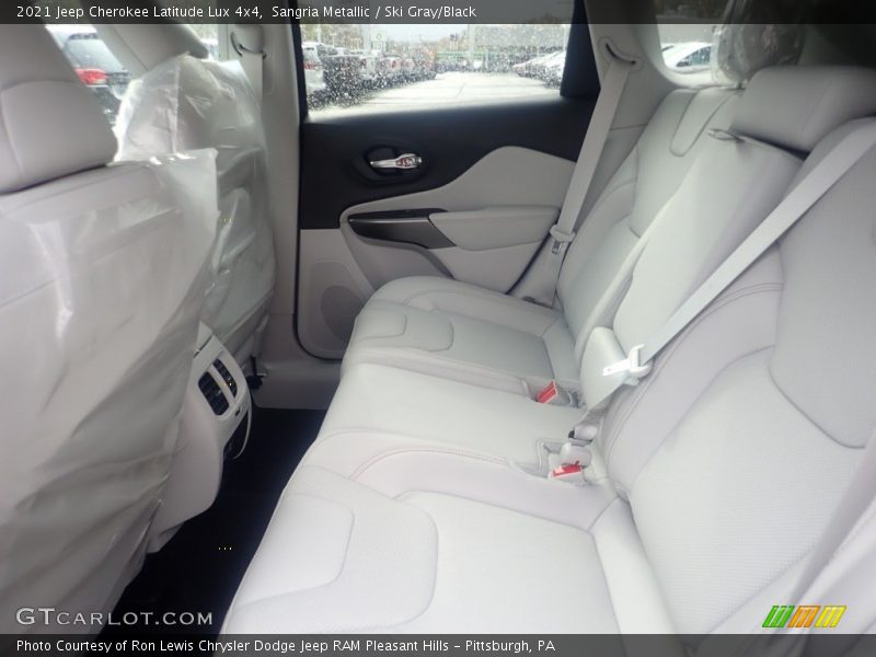 Sangria Metallic / Ski Gray/Black 2021 Jeep Cherokee Latitude Lux 4x4