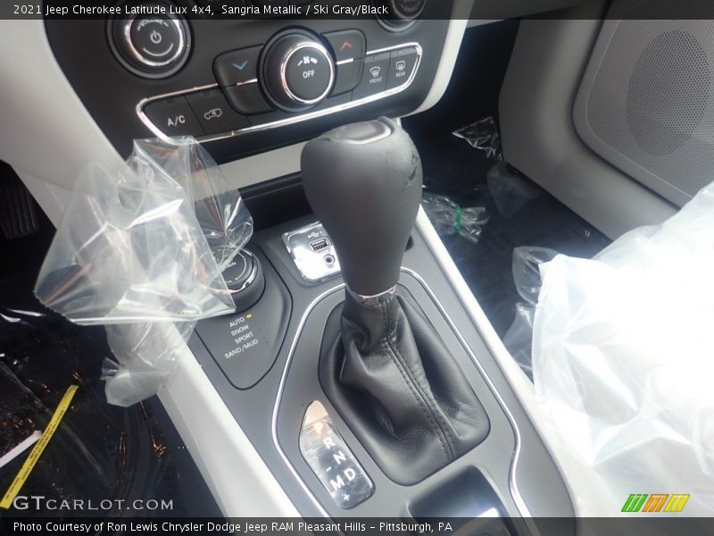Sangria Metallic / Ski Gray/Black 2021 Jeep Cherokee Latitude Lux 4x4