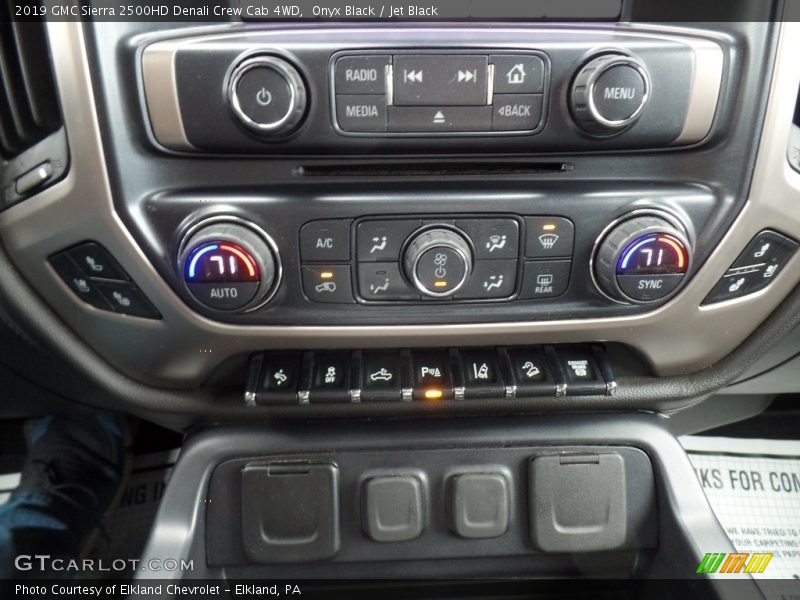 Onyx Black / Jet Black 2019 GMC Sierra 2500HD Denali Crew Cab 4WD