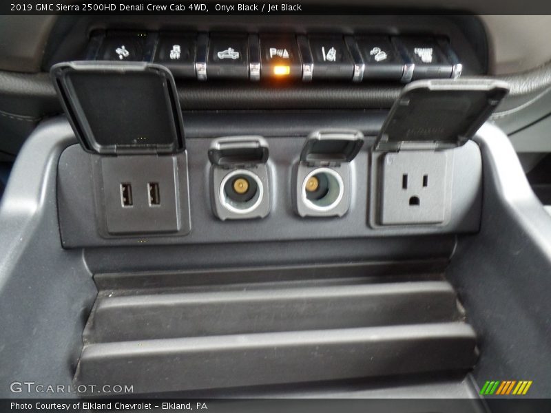 Onyx Black / Jet Black 2019 GMC Sierra 2500HD Denali Crew Cab 4WD
