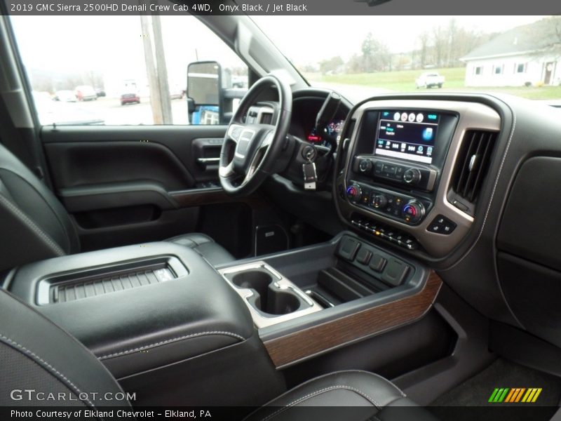 Onyx Black / Jet Black 2019 GMC Sierra 2500HD Denali Crew Cab 4WD