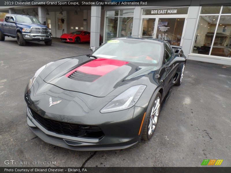 Shadow Gray Metallic / Adrenaline Red 2019 Chevrolet Corvette Grand Sport Coupe
