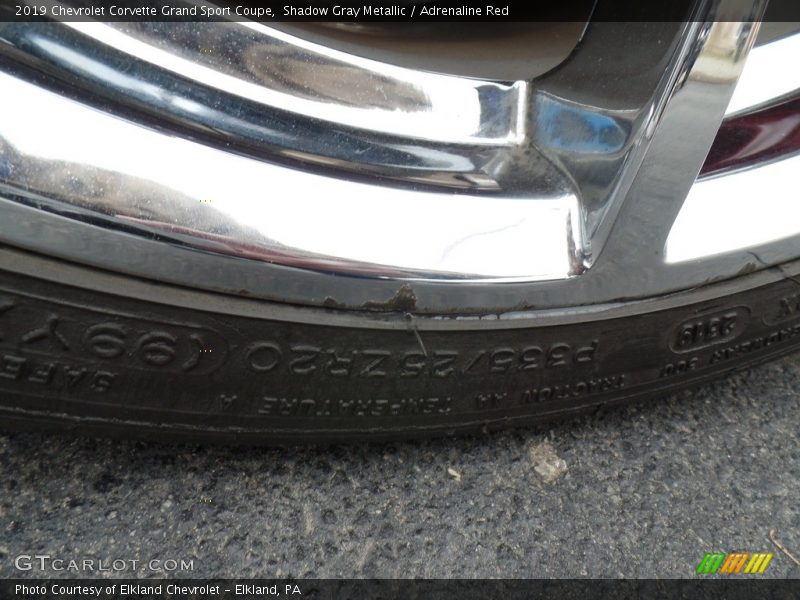 Shadow Gray Metallic / Adrenaline Red 2019 Chevrolet Corvette Grand Sport Coupe