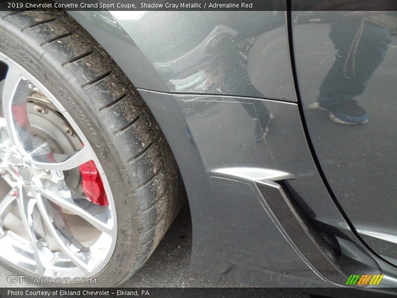 Shadow Gray Metallic / Adrenaline Red 2019 Chevrolet Corvette Grand Sport Coupe