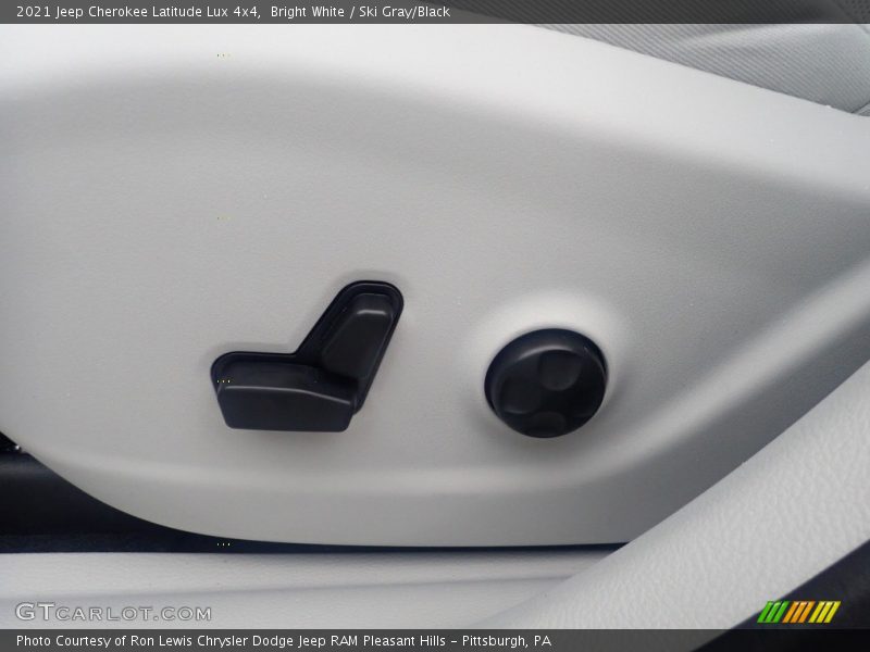 Bright White / Ski Gray/Black 2021 Jeep Cherokee Latitude Lux 4x4